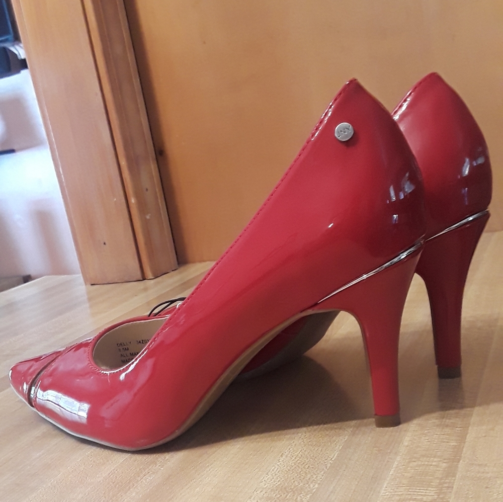 Jones new York  red heels